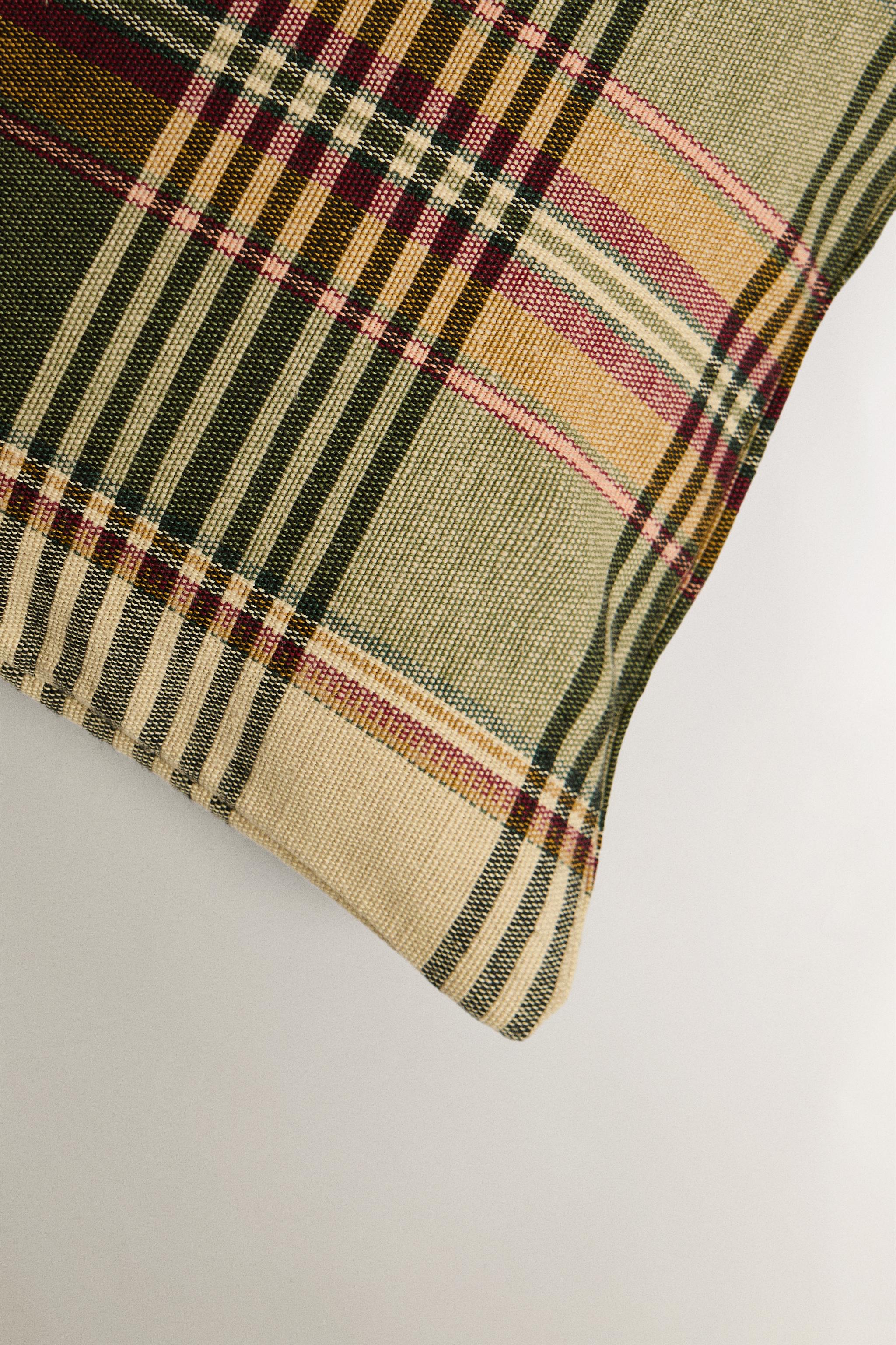 HOUSSE DE COUSSIN CARREAUX